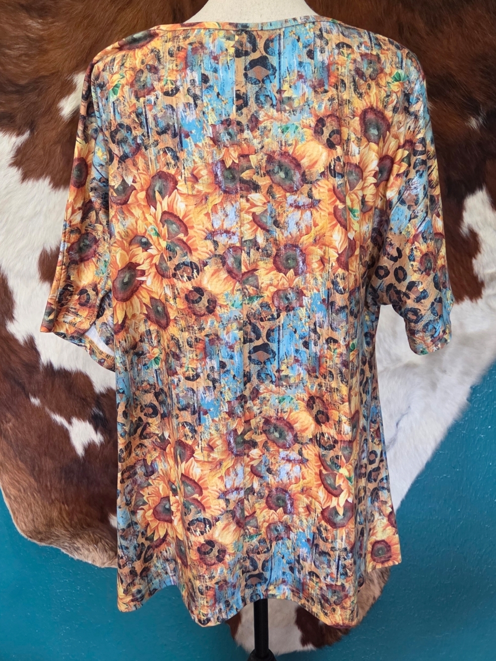 Southern Stitch Sunflower & Leopard Print Short Sleeve Top - Picture 4 of 6